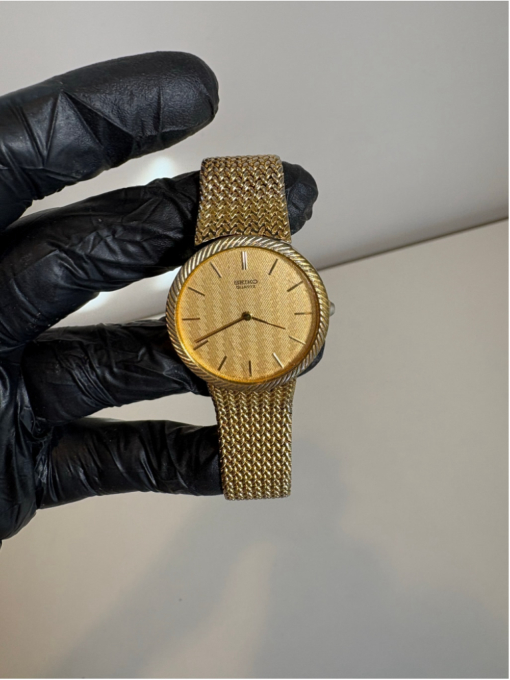 Vintage 1982 Seiko Quartz 8620-0039 Gold Tone Rope Bezel Untested Needs Battery
